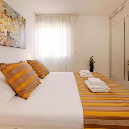 ספליט Modern 2-Bed Apt, Late Check In Available מראה חיצוני תמונה