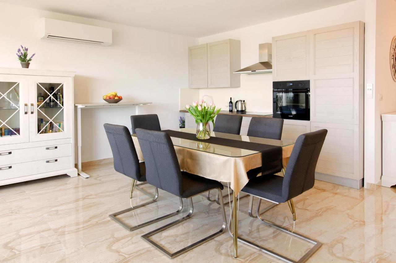 ספליט Modern 2-Bed Apt, Late Check In Available מראה חיצוני תמונה