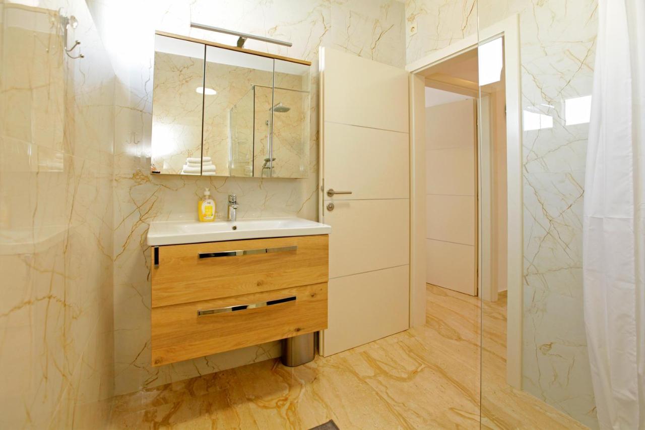 ספליט Modern 2-Bed Apt, Late Check In Available מראה חיצוני תמונה