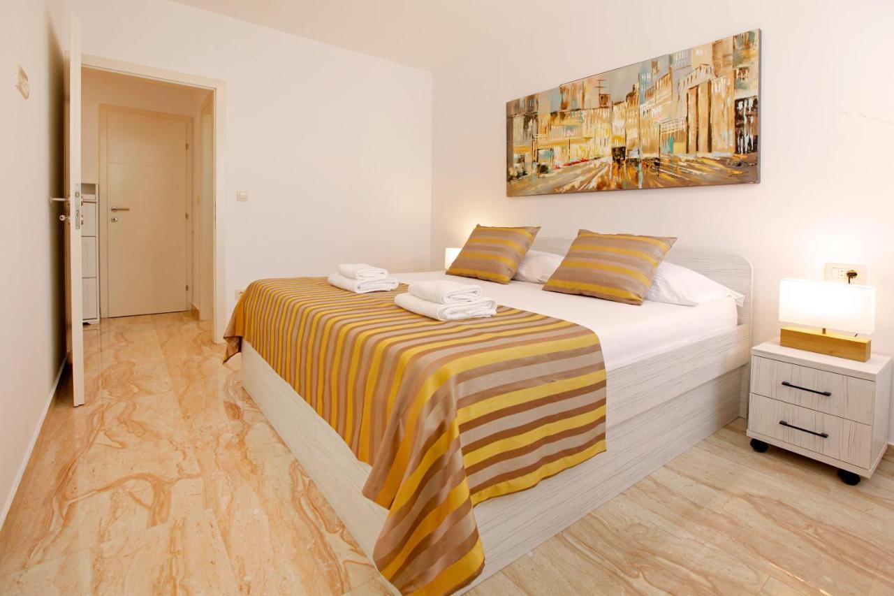 ספליט Modern 2-Bed Apt, Late Check In Available מראה חיצוני תמונה