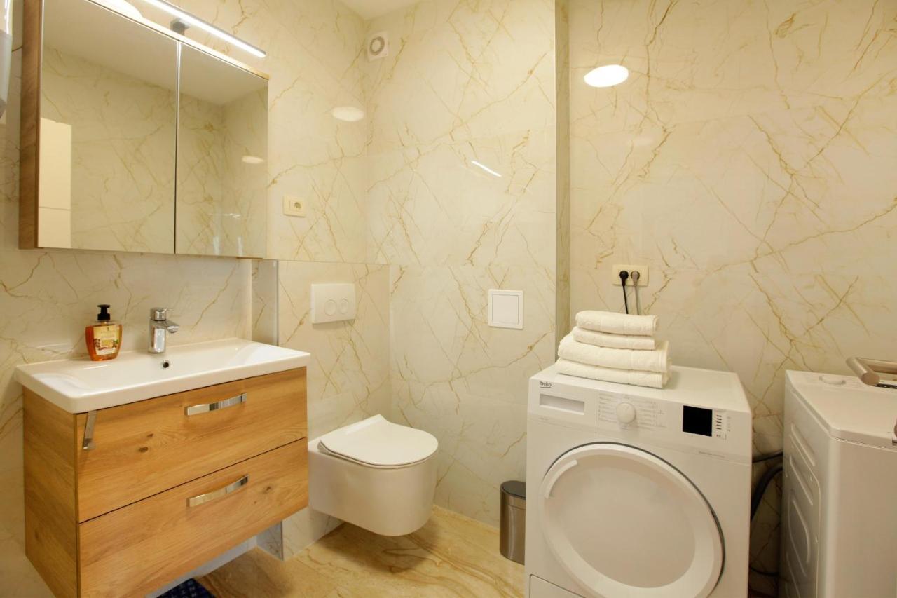ספליט Modern 2-Bed Apt, Late Check In Available מראה חיצוני תמונה