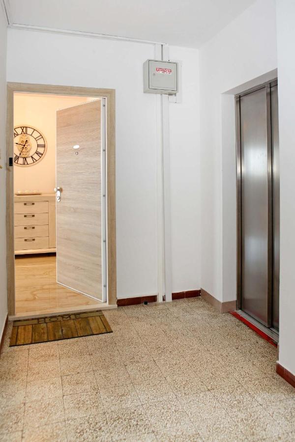 ספליט Modern 2-Bed Apt, Late Check In Available מראה חיצוני תמונה