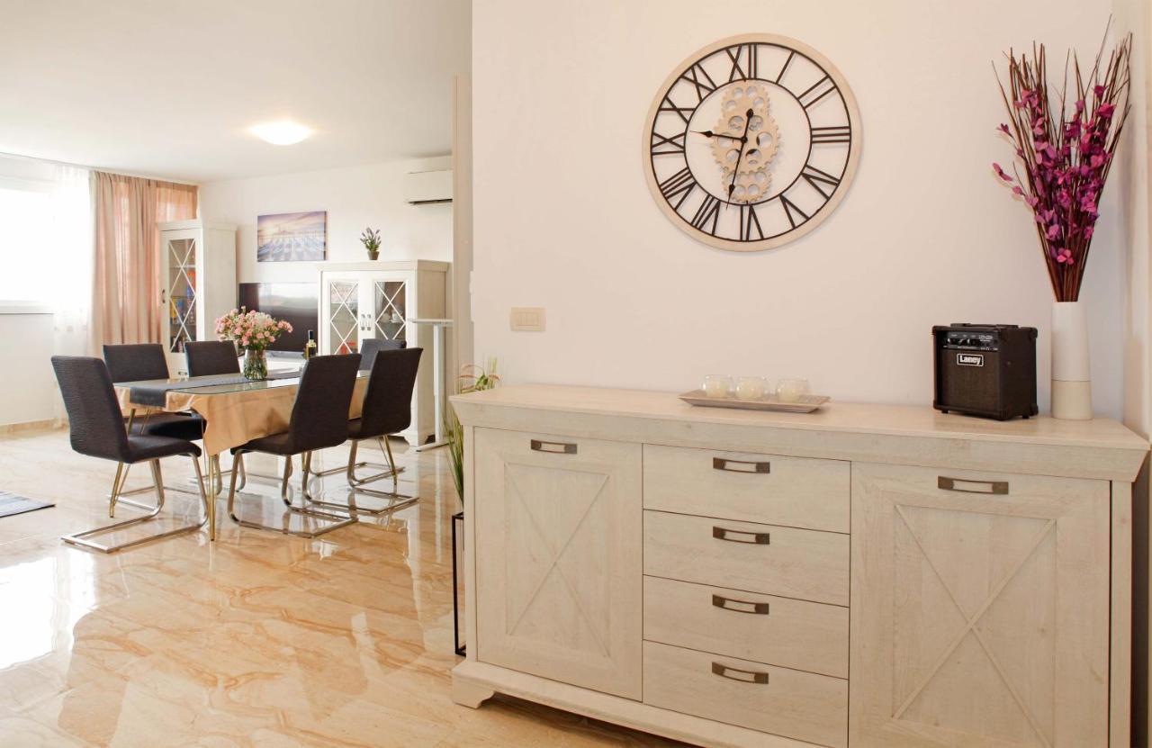 ספליט Modern 2-Bed Apt, Late Check In Available מראה חיצוני תמונה