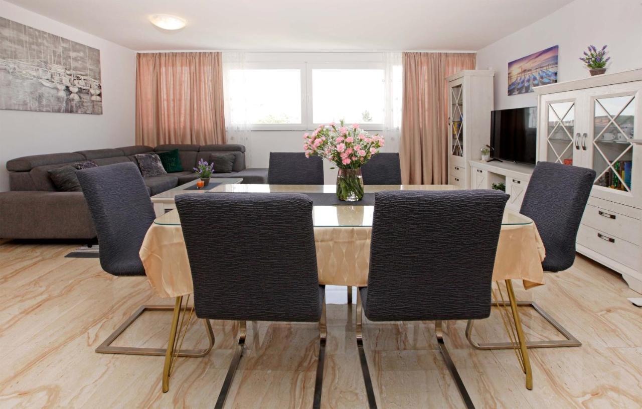 ספליט Modern 2-Bed Apt, Late Check In Available מראה חיצוני תמונה