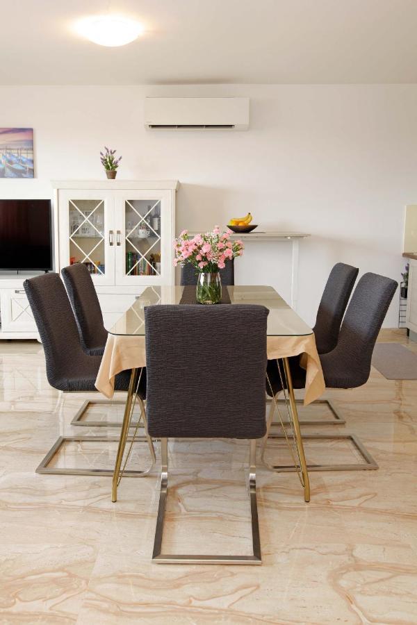 ספליט Modern 2-Bed Apt, Late Check In Available מראה חיצוני תמונה